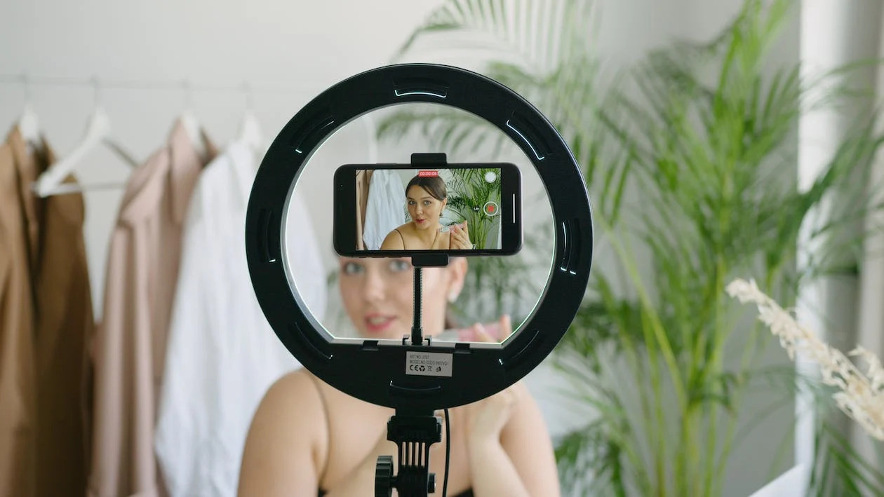 Mengapa Konten Video Menarik Minat Audiens Lebih Besar?