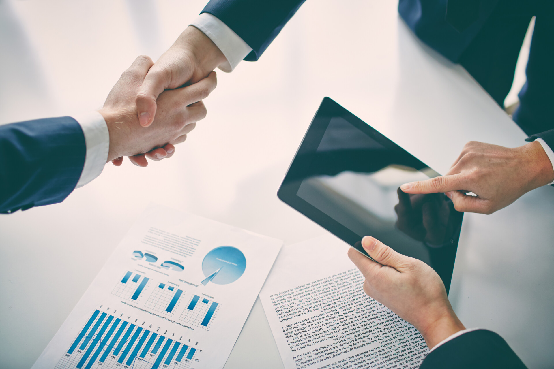 Perbedaan B2B dan B2C: Pengertian, Konsep, dan Strategi Pemasaran