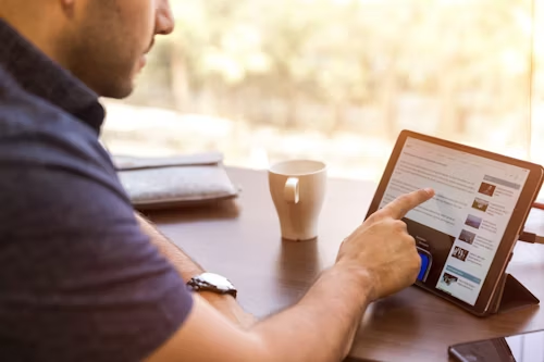 iklan linkedin ads untuk menjaga citra perusahaan 