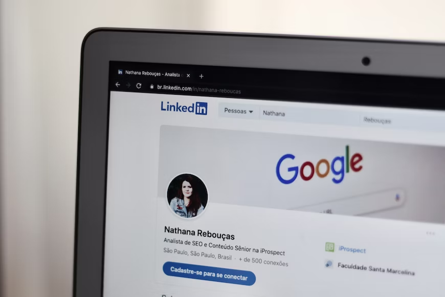 mengembangkan akun linkedin