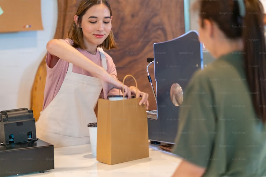 10 Strategi Upselling: Definisi, Manfaat, dan Cara Menerapkan strategi upselling